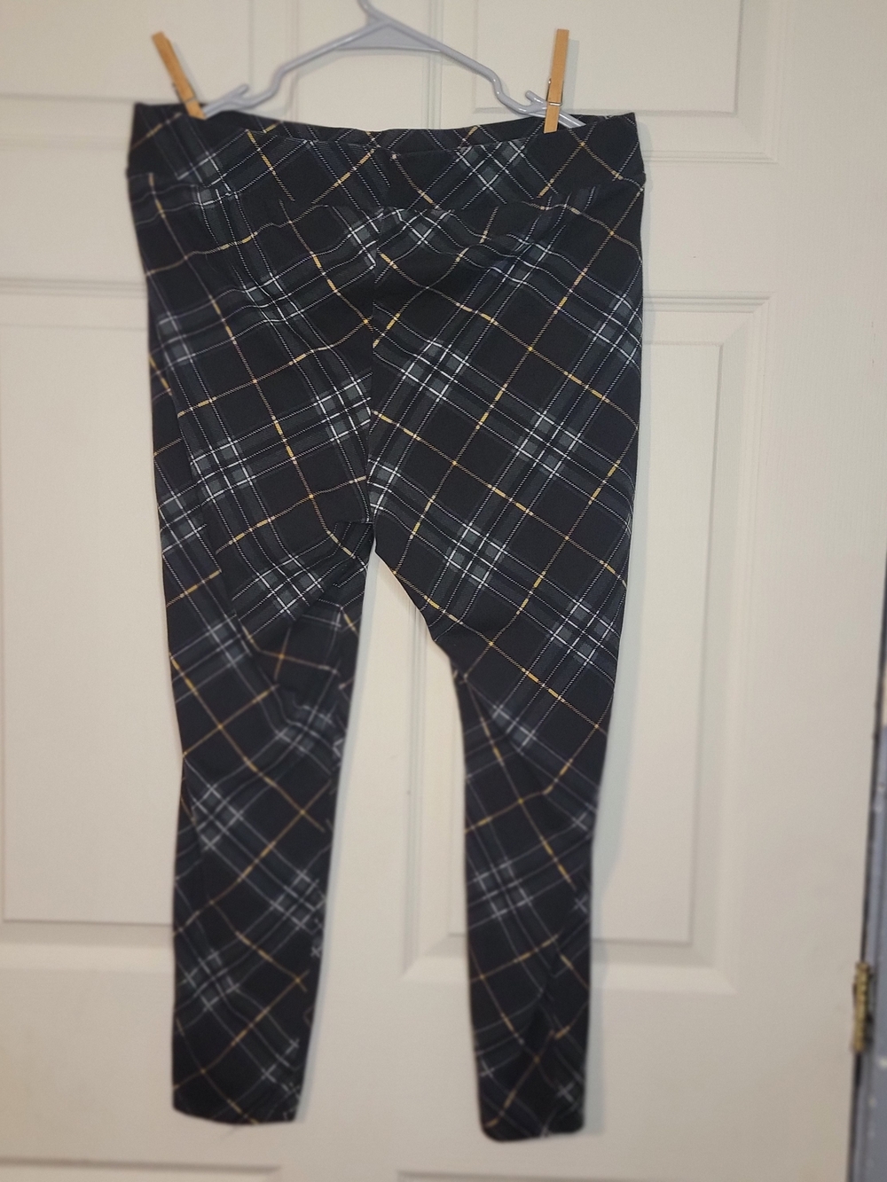 Torrid Black Plaid Leggings with White and Gold Lines